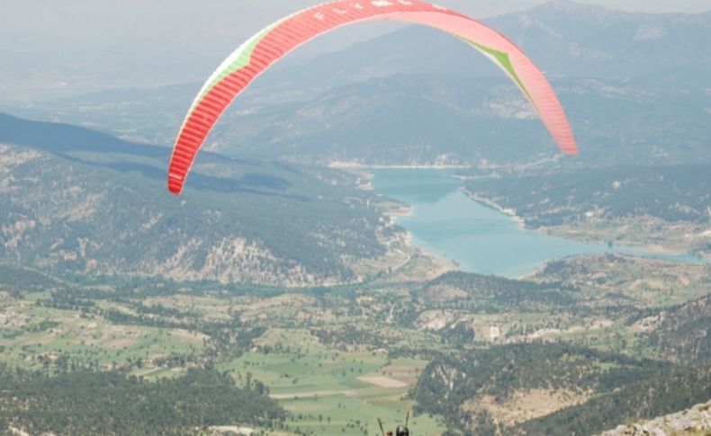 Yamaç Paraşütü Mesafe Yarışması Ön Dünya Kupası Çameli’nde başladı