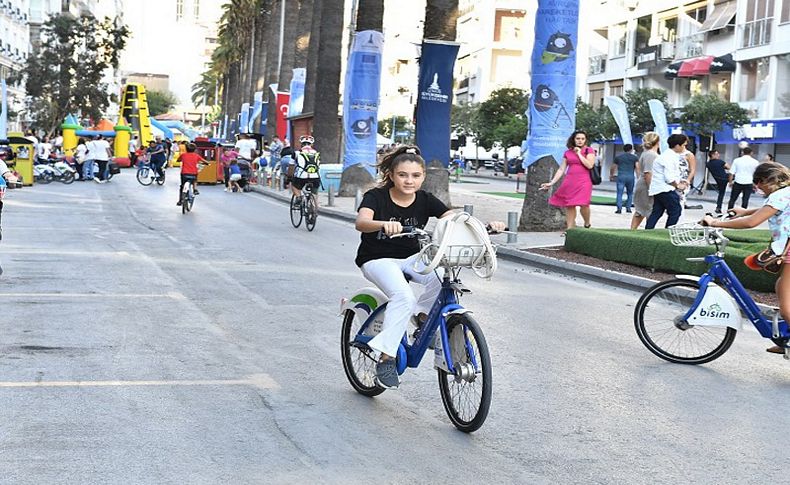 İzmir'de yayaların günü!