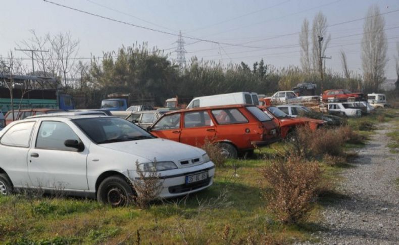 Yediemin depoları taşıt mezarlığına döndü