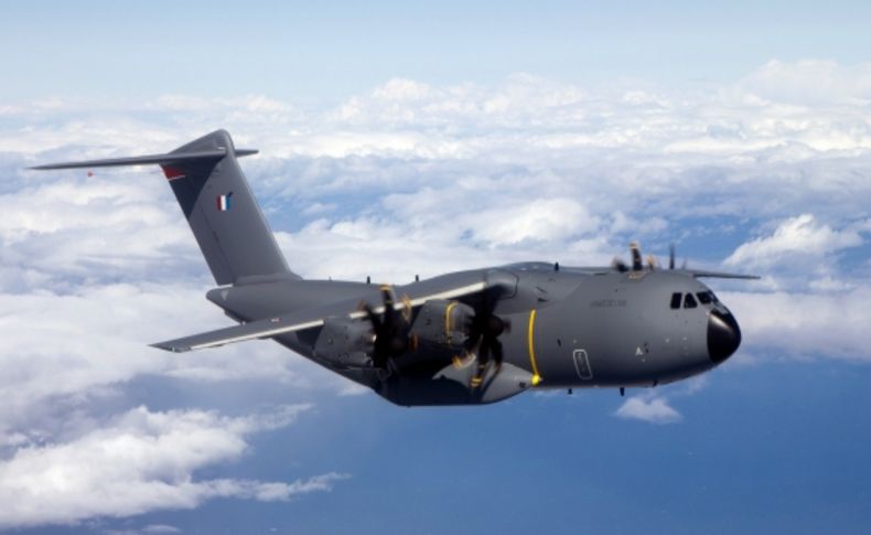 Yeni nesil nakliye uçağı A400M’in ilk teslimatı Fransa’ya yapıldı