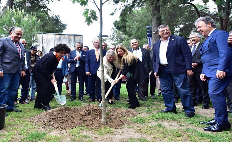 Yerel tohumlar Bornova'da geleceğe taşındı