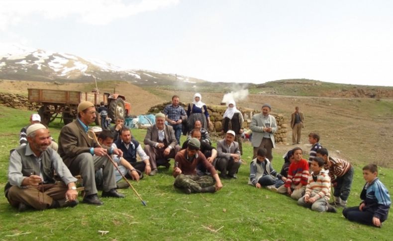 Yılladır silah seslerinin eksik olmadığı yaylalarda artık koyun sesleri var