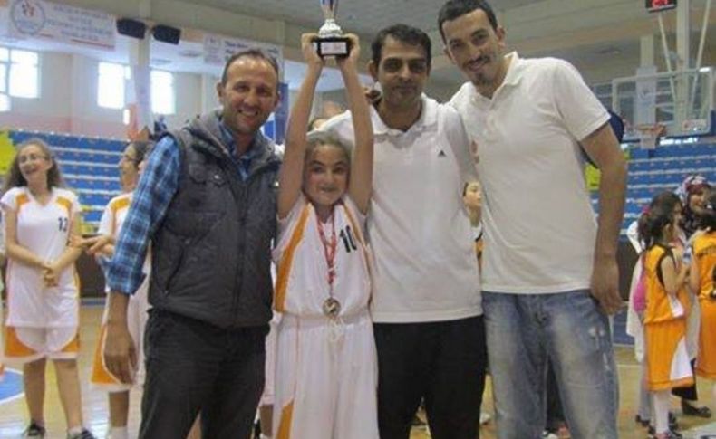 Yol Spor’un ‘küçük kızları’ basketbolda Erzurum şampiyonu oldu