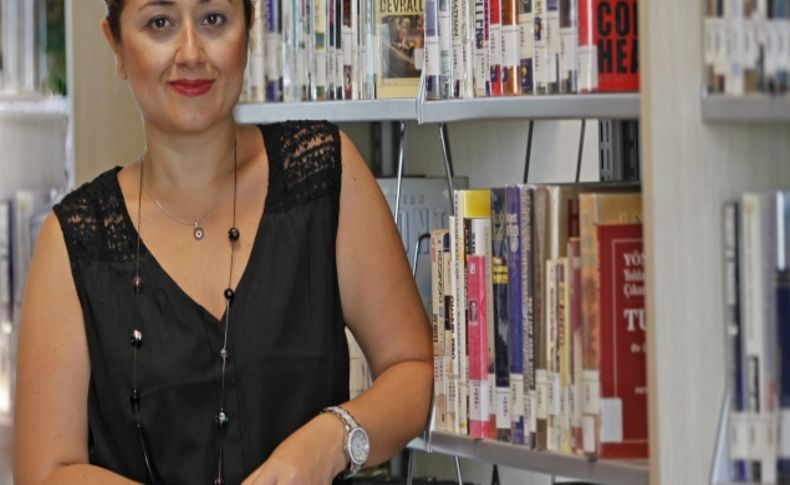 Yrd. Doç. Dr. Alikılıç: Erkek siyasetçiler için beyaz ve mavi önemli
