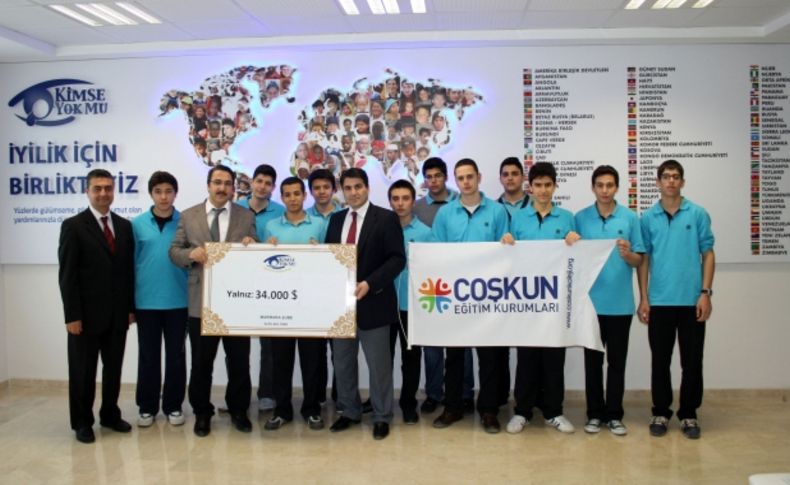 Yurtdışı gezisini iptal eden öğrenciler, 152 Afrikalıya ışık oldu