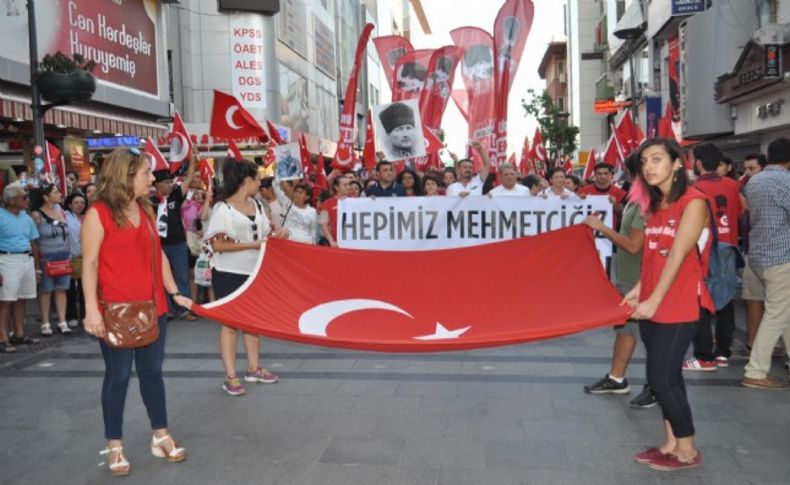 İzmir'de teröre tepki yürüyüşü