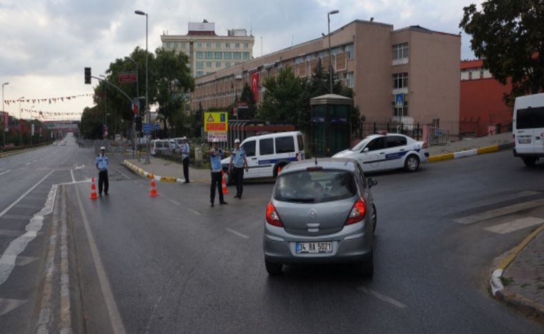 Zafer Bayramı kutlamaları sebebiyle bazı yollar trafiğe kapatıldı