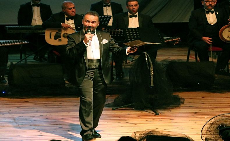 Zeki Müren konserle anıldı