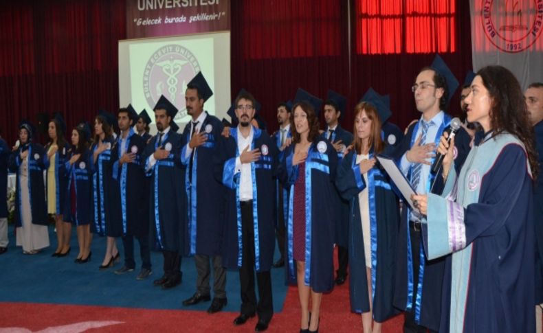 Zonguldak'ta 59 tıp öğrencisi, hipokrat yemini ederek doktorluğa adım attı