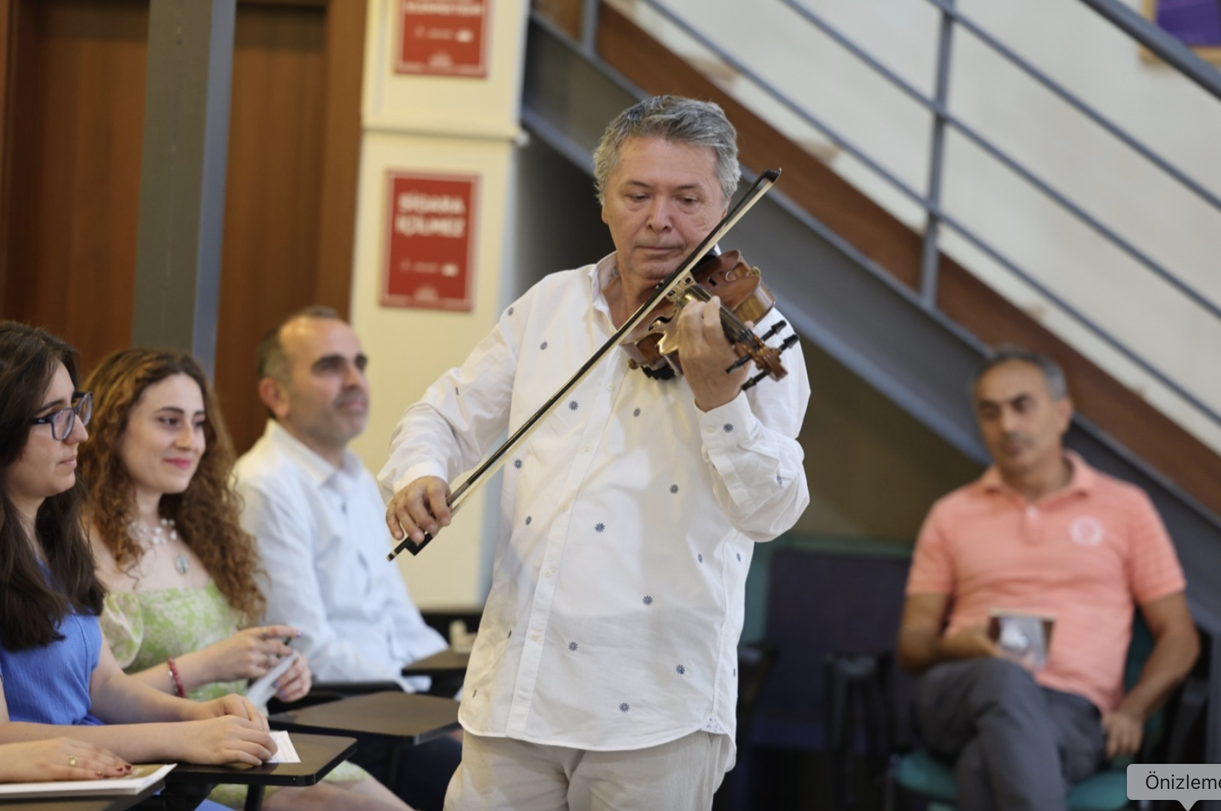 Büyükşehir'in yazarlık atölyesi anlatılmayan öyküler kitabıyla ilk meyvesini verdi